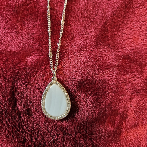 Lot of Necklaces & Earrings - Picture 5 of 5